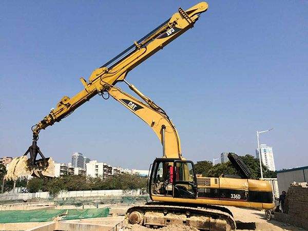 挖掘機(jī)改裝小臂可加長(zhǎng)幾米？