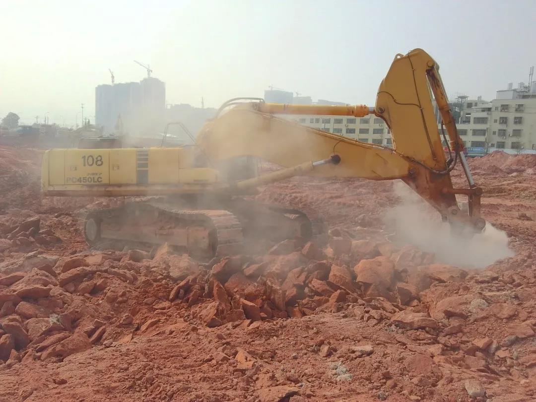 挖掘機(jī)巖石臂，挖掘機(jī)巖石臂廠家，挖掘機(jī)改裝巖石臂