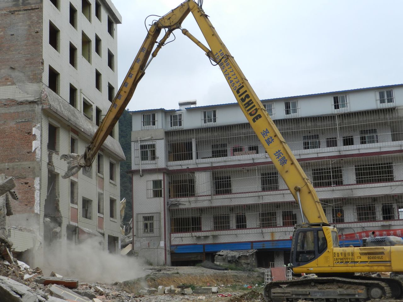 挖掘機(jī)拆樓臂、三段式加長臂、挖掘機(jī)拆樓臂廠家