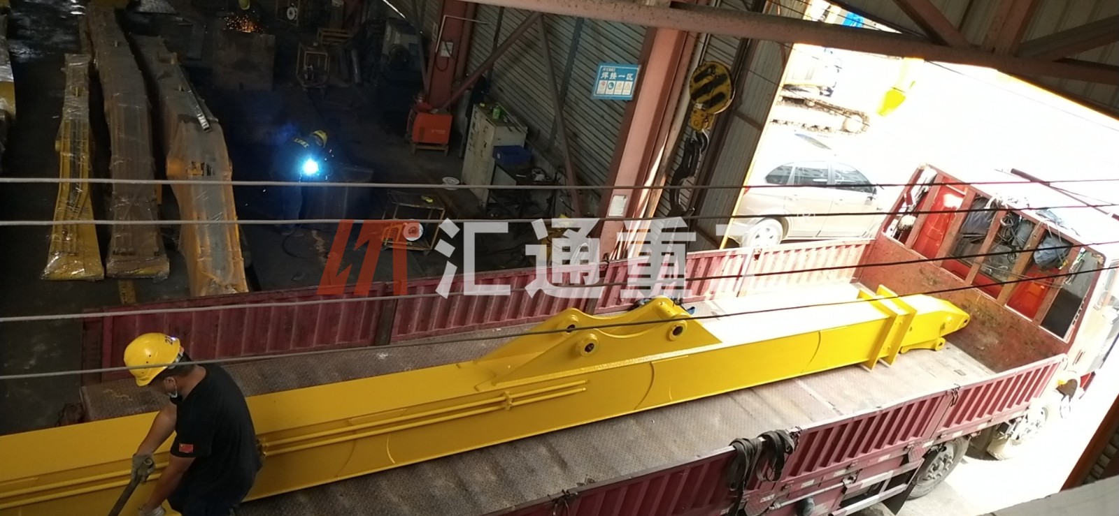 挖掘機(jī)伸縮臂.jpg 挖掘機(jī)伸縮臂.jpg