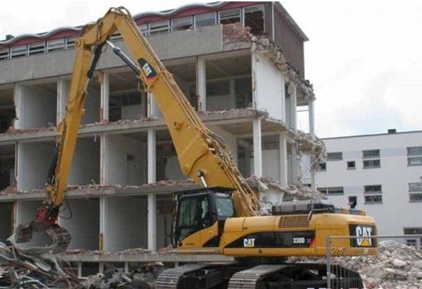 挖掘機(jī)拆樓臂 挖掘機(jī)拆樓臂