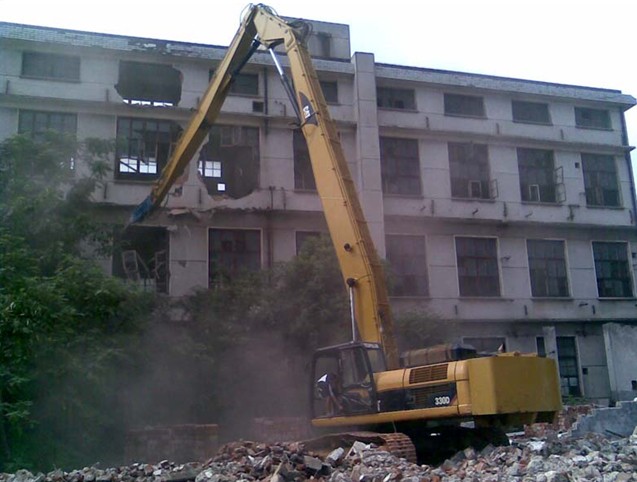 挖掘機(jī)拆樓臂 挖掘機(jī)拆樓臂