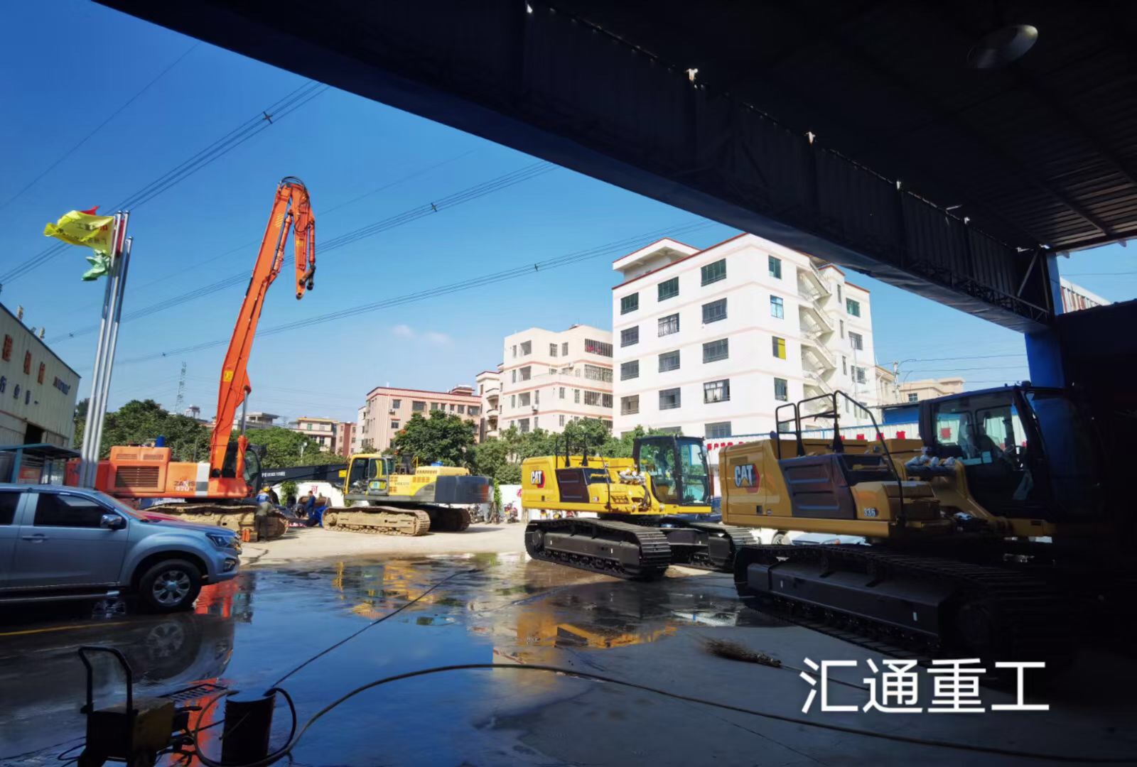 挖掘機(jī)加長(zhǎng)臂.jpg 挖掘機(jī)加長(zhǎng)臂.jpg